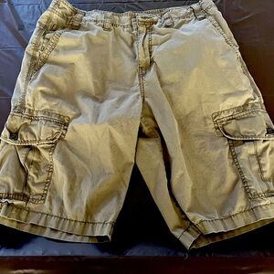 Men’s cargo shorts